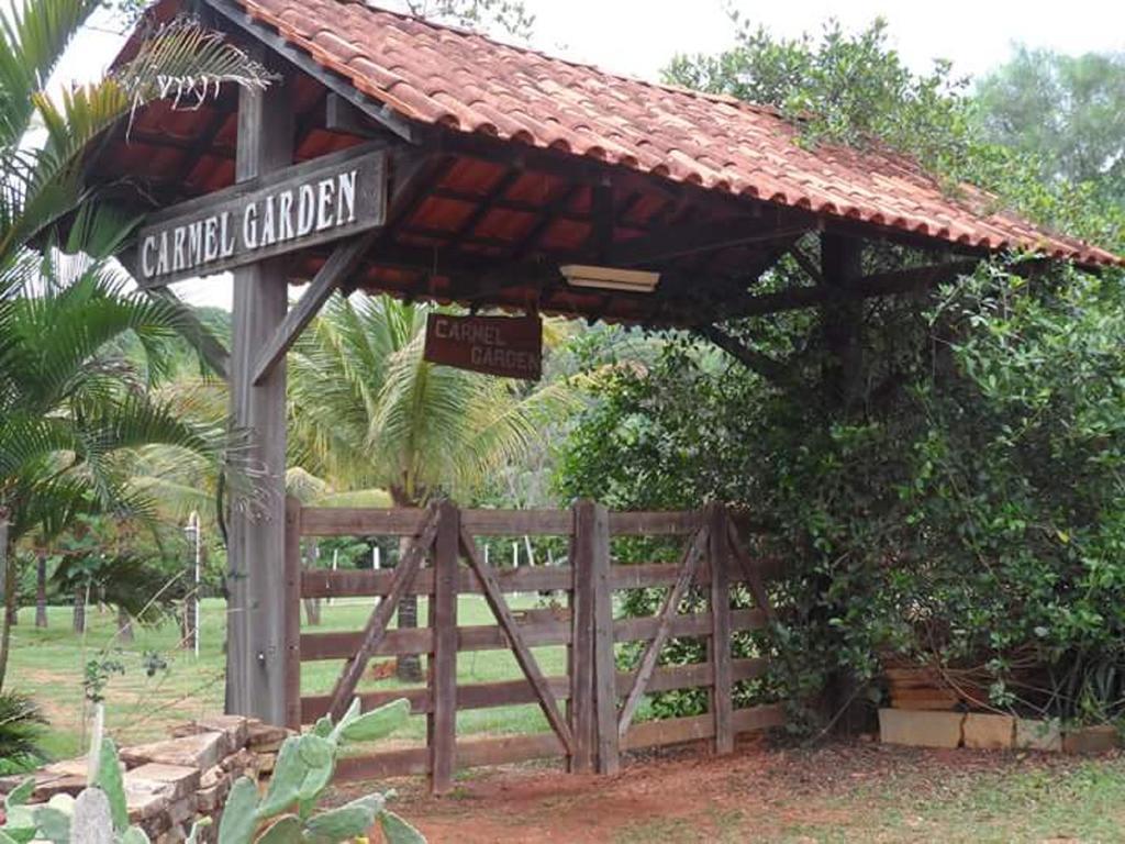 Pousada Carmel Garden Pirenopolis Bagian luar foto